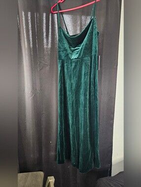 Mural Emerald Green Velvet Maxi Slip Dress